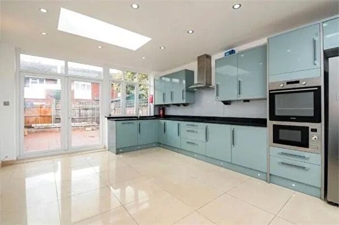 4 Bedroom Terraced House To Rent In Rostella Road, London, SW17