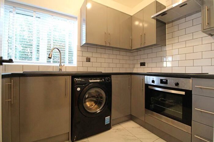 1 Bedroom Flat To Rent In Nightingale Court, Luton, LU3