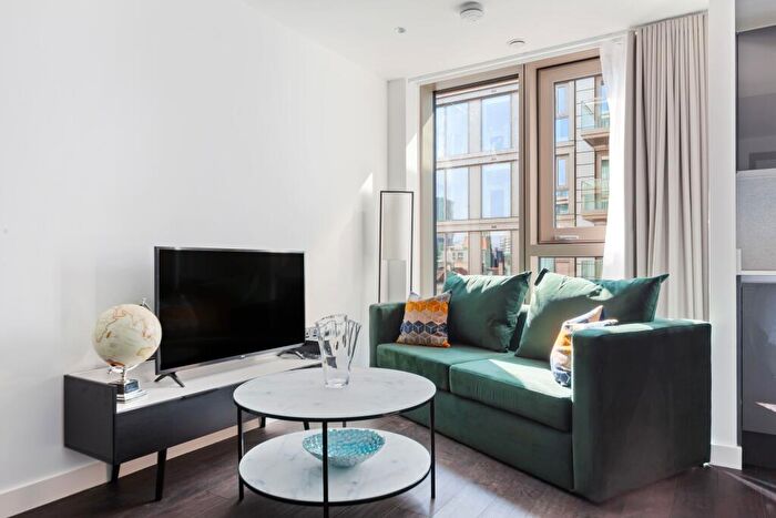 1 Bedroom Apartment To Rent In Royal Mint Street, Studio, Swimming Pool, Jaccuzi, E1
