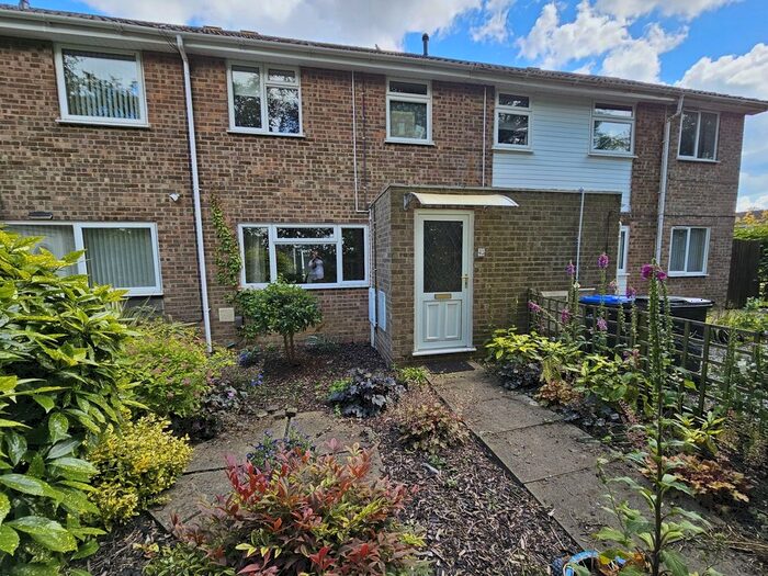 3 Bedroom Terraced House To Rent In Bramhall Rise, Northampton, Northamptonshire., NN5