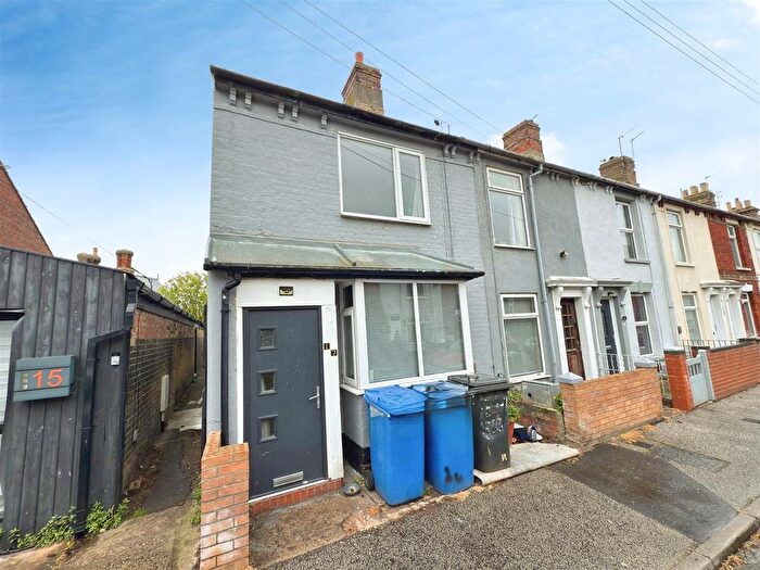 3 Bedroom End Terrace House For Sale In Lawson Road, Lowestoft, Suffolk, NR33