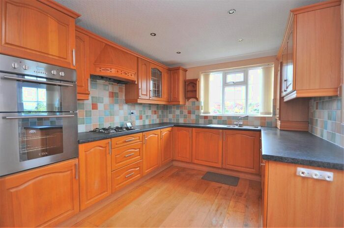 2 Bedroom Detached Bungalow To Rent In Horsfield Way, Dunnington, York, YO19