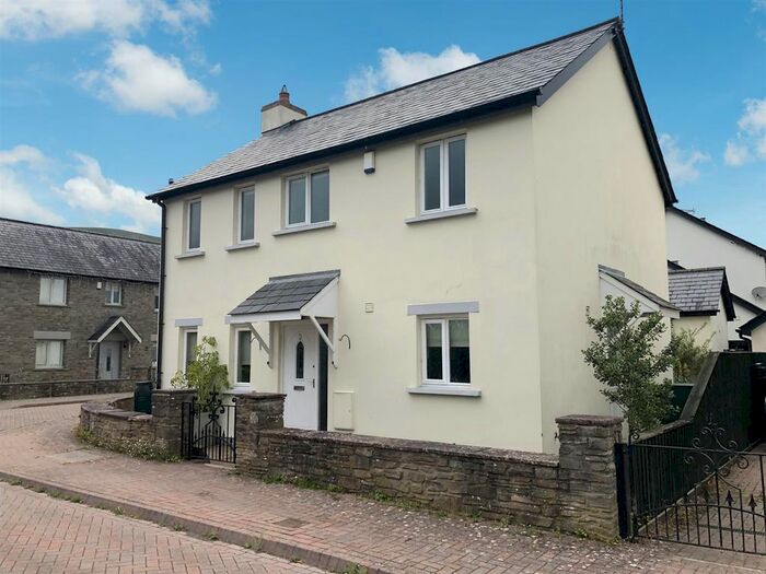 3 Bedroom Detached House For Sale In Greyhound Close, Longtown, Hereford, HR2