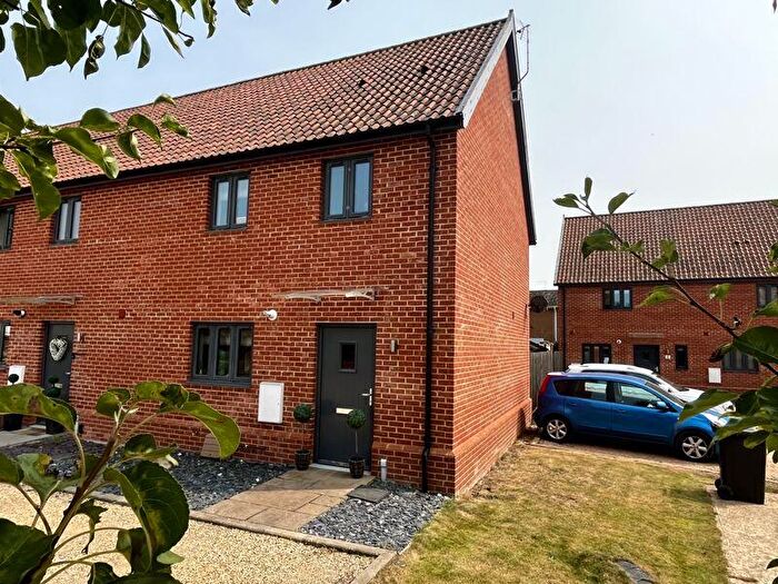 3 Bedroom End Of Terrace House For Sale In Lower Farm Drive, Ixworth, IP31