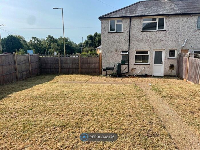 3 Bedroom Semi-Detached House To Rent In Cottonmill Crescent, St. Albans, AL1