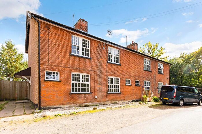 4 Bedroom Semi-Detached House To Rent In London Colney, AL2