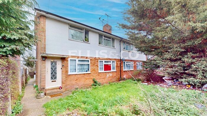 2 Bedroom Maisonette For Sale In Dormers Wells Lane, Southall, UB1