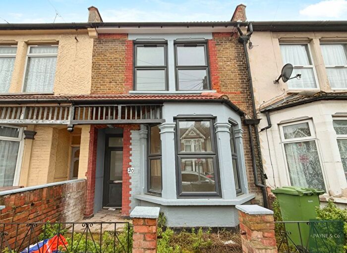 5 Bedroom Terraced House For Sale In Faircross Avenue, Barking, IG11