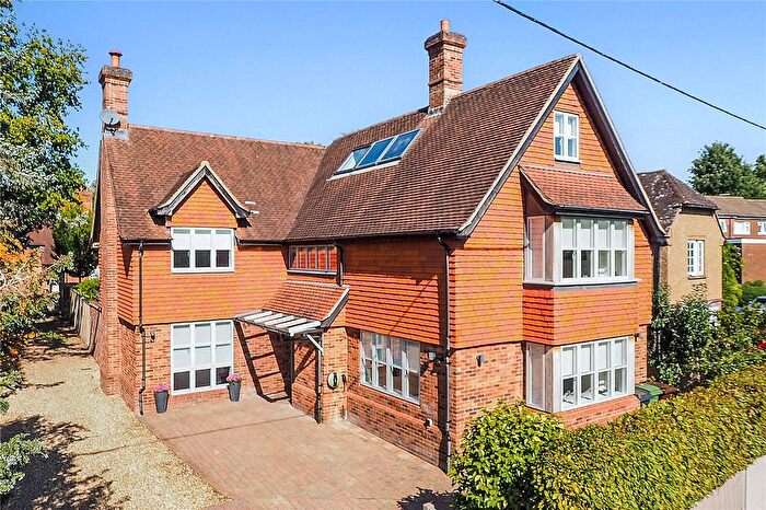 6 Bedroom Detached House For Sale In Borough Road, Petersfield, Hampshire, GU32