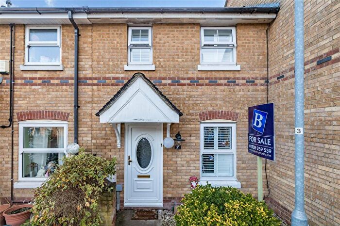 2 Bedroom Terraced House For Sale In Groves Close, South Ockendon, Thurrock, RM15