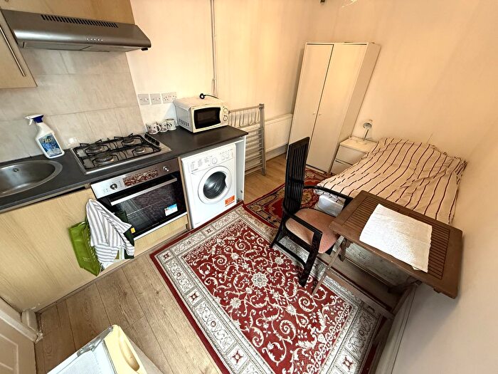 Studio To Rent In Jersey Road, Osterley, Isleworth, TW7