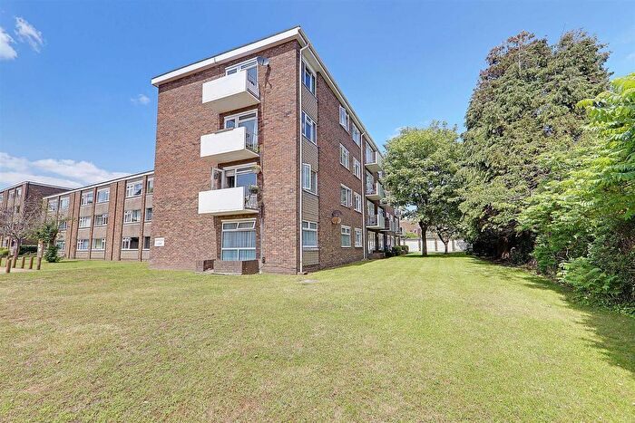 1 Bedroom Flat For Sale In Ashington Court, Broadwater Street East Broadwater, Worthing, BN14