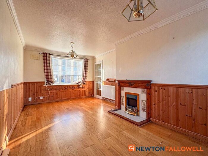 3 Bedroom Terraced House For Sale In Bakewell Close, Balderton, NG24