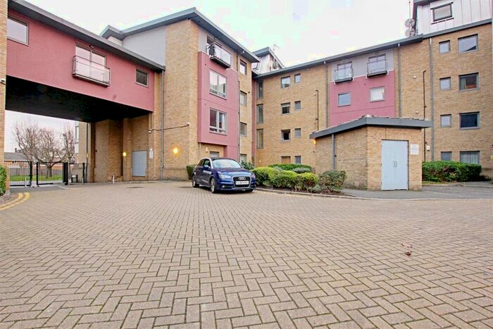 1 Bedroom Flat To Rent In Crown Close, Winkfield Road, N22