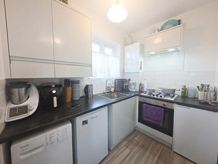 1 Bedroom Flat To Rent In Edgware Road, Colindale, NW9