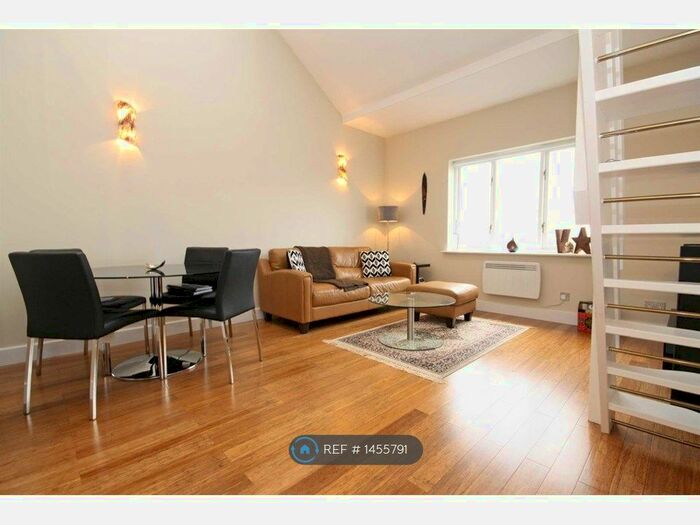 2 Bedroom Flat To Rent In Regents Court, Kingston Upon Thames, KT2
