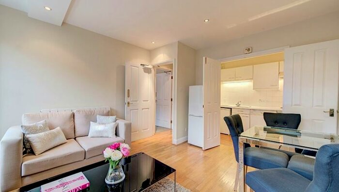2 Bedroom Flat To Rent In Cedar House, London, W1U