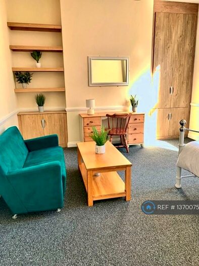 3 Bedroom Flat To Rent In Digby Chambers, Bournemouth, BH1