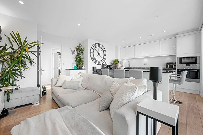 2 Bedroom Flat To Rent In Barking Road, Canning Town, E16