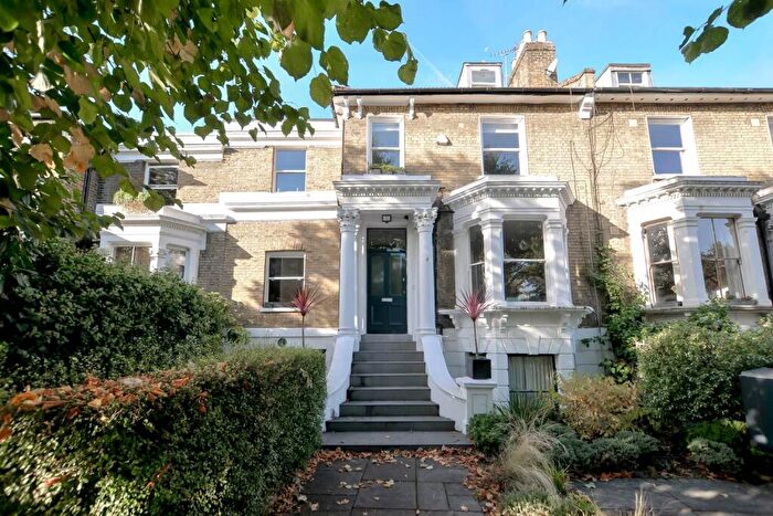 2 Bedroom Flat For Sale In Lordship Road, Stoke Newington, N16
