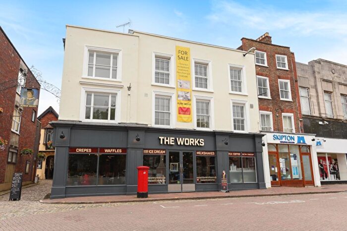 1 Bedroom Apartment To Rent In Market Square, Aylesbury, HP20