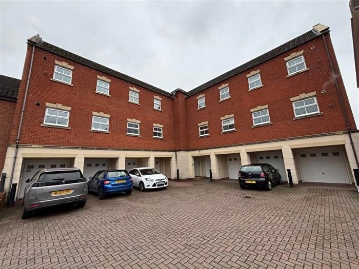 2 Bedroom Flat To Rent In Thacker Drive, Lichfield, WS13