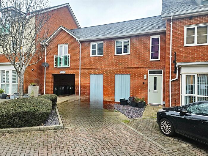 2 Bedroom Flat For Sale In Reynolds Avenue, Redhill, Surrey, RH1