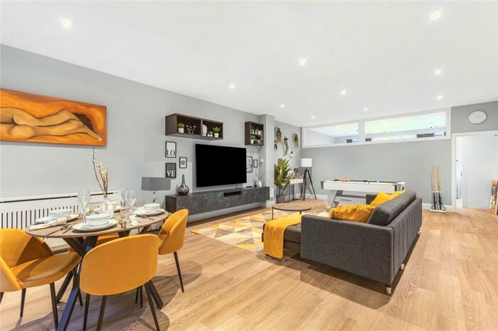 3 Bedroom Apartment To Rent In Calvin Street, Shoreditch, London, E1