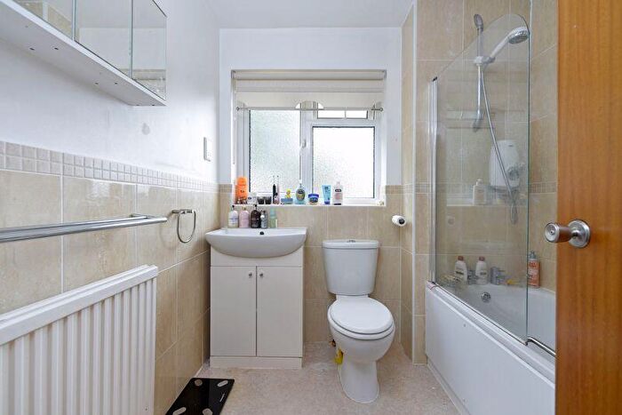 4 Bedroom Detached House For Sale In Napper Place, Cranleigh, GU6