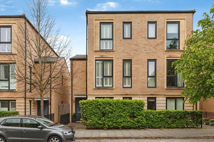 4 Bedroom Semi Detached House For Sale In Mulberry Way, Bath, BA2