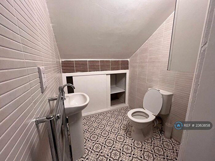 5 Bedroom Flat To Rent In Victoria Terrace, Leeds, LS3