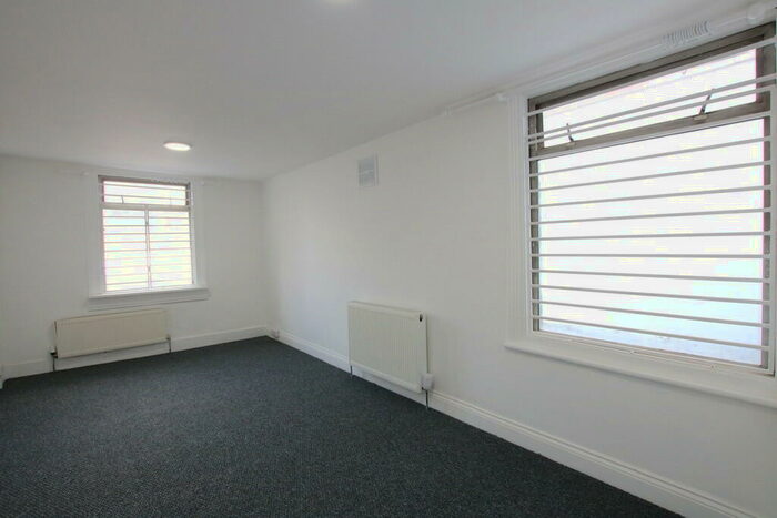 2 Bedroom Apartment To Rent In High Road, London, NW10