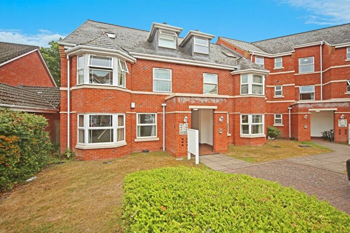 2 Bedroom Flat For Sale In Monkspath Hall Road, Solihull, B91