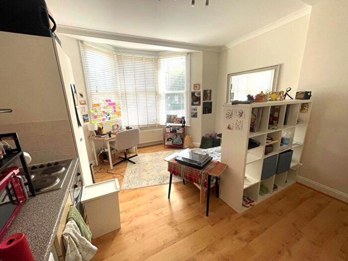 1 Bedroom Flat To Rent In Ferme Park Road, Crouch End, London, N8