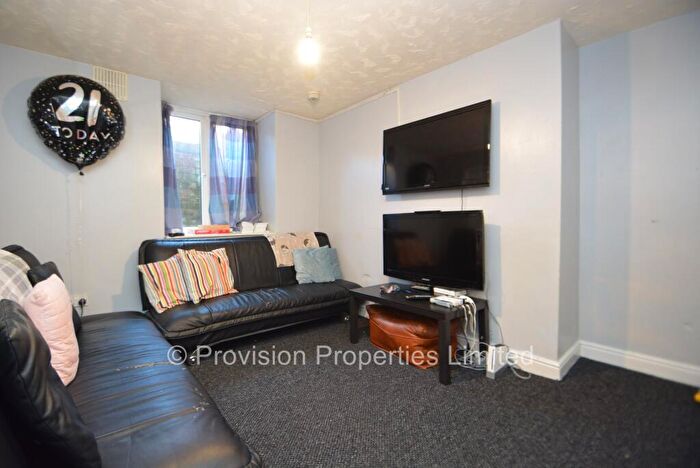 6 Bedroom Terraced House To Rent In Providence Avenue, Woodhouse, Leeds, LS6