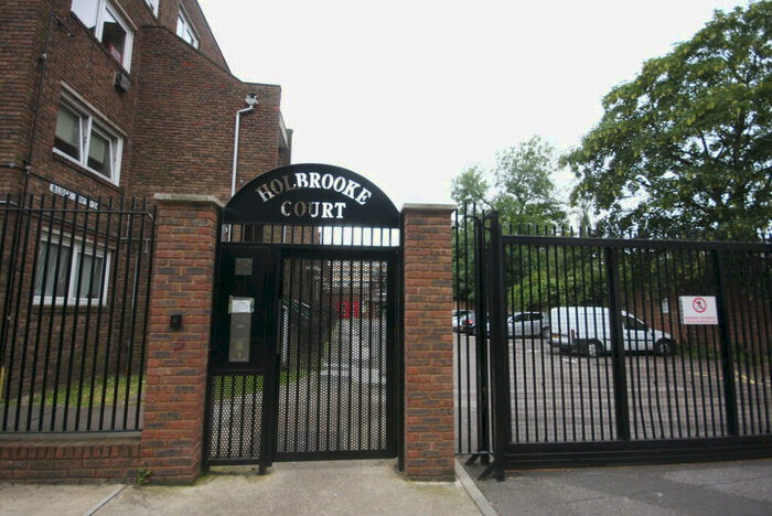 2 Bedroom Maisonette To Rent In Holbrooke Court, London, N7