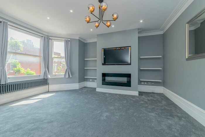 3 Bedroom Flat To Rent In Morshead Road, London, W9