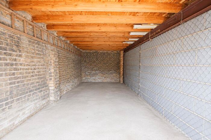 Garage / Parking To Rent In Viceroy Close, East Finchley, N2