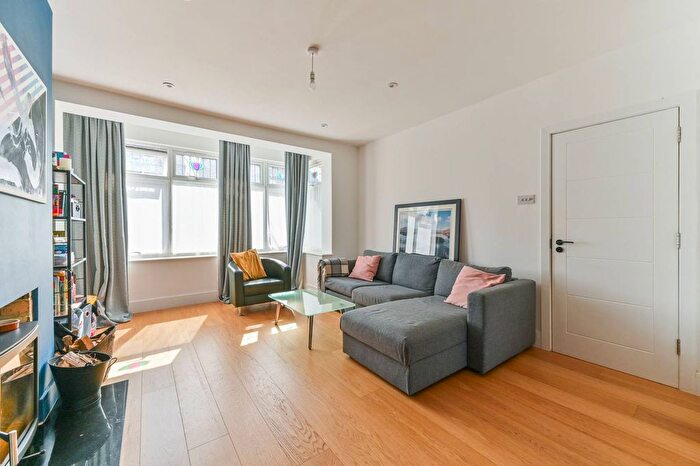 5 Bedroom Terraced House To Rent In Warwick Road, Birkbeck, London, SE20