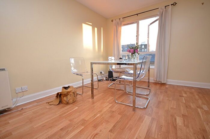 2 Bedroom Flat To Rent In Durward Street, London, E1