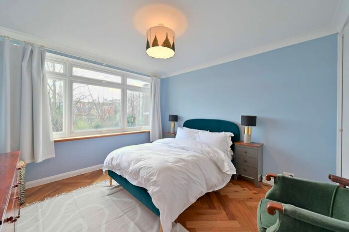 2 Bedroom Flat To Rent In Kersfield Road, Putney, London, SW15