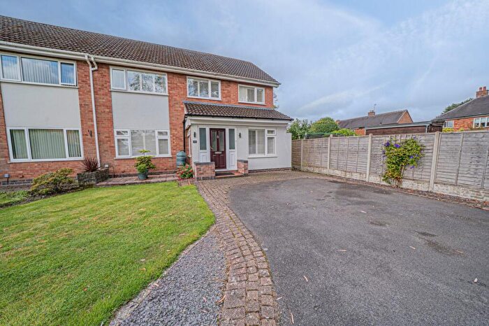 4 Bedroom Semi-Detached House For Sale In Milton Road, Bentley Heath, B93