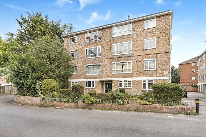 2 Bedroom Flat For Sale In Inner Park Road, London, SW19