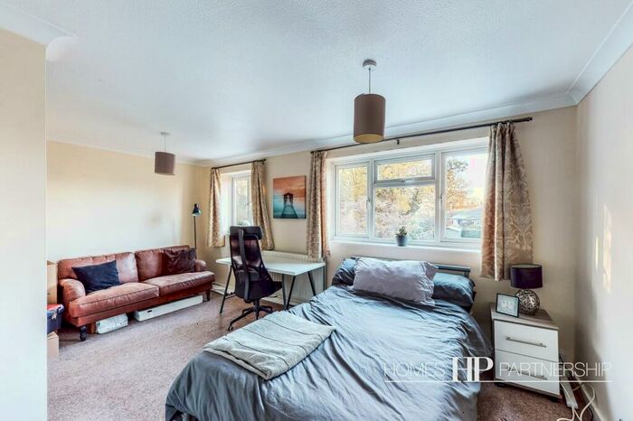 1 Bedroom Property To Rent In Ardingly Close, Ifield, RH11