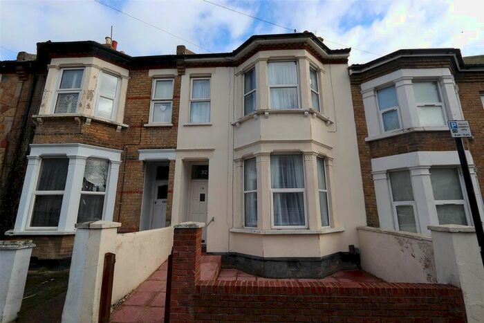 1 Bedroom Studio To Rent In Hartington Road, Southend-On-Sea, SS1