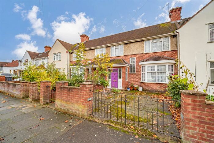 4 Bedroom Terraced House For Sale In Fern Lane, Hounslow, TW5