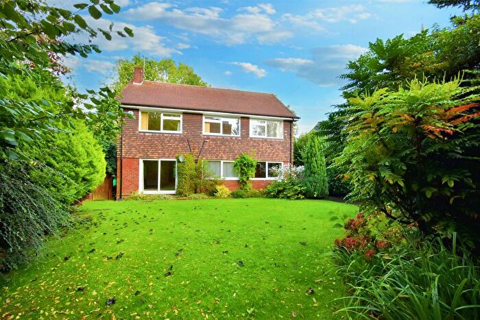 4 Bedroom Detached House To Rent In Oaklands Gate, Northwood, HA6