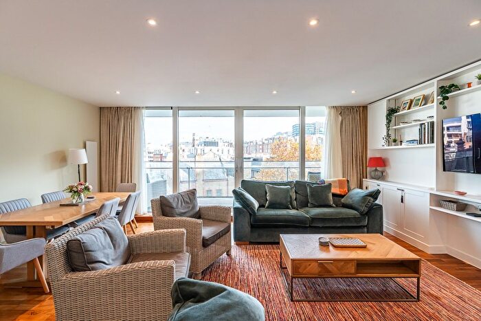 3 Bedroom Flat To Rent In Palace Street, London, SW1E