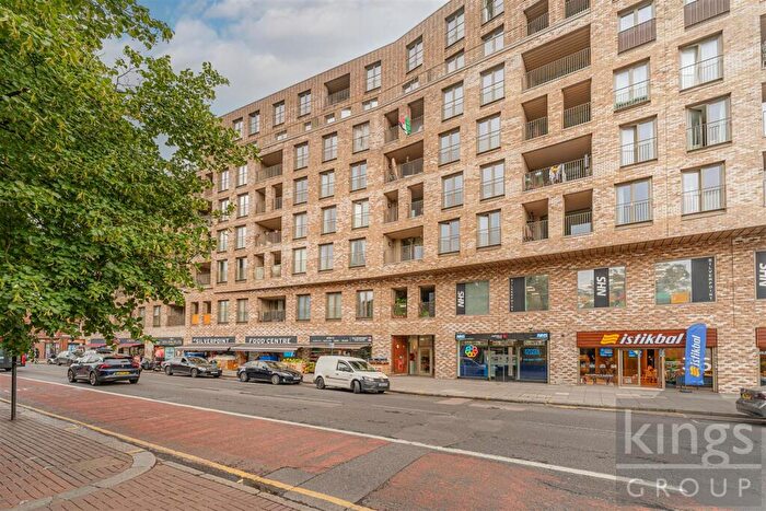 2 Bedroom Flat For Sale In Prowse Court, Edmonton, N18