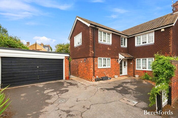 4 Bedroom Detached House For Sale In St. Vincents Road, Chelmsford, CM2
